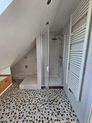 Grundriss der Unterkunft Stylish top floor apartment with garden view