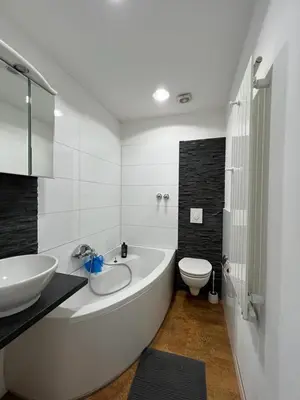Ein Badezimmer in der Unterkunft Gemütliche Altbauwohnungen mit Einzelzimmern und Parkplatz direkt am Haus!