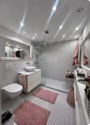 Ein Badezimmer in der Unterkunft Charmante Suite im Untergeschoss
