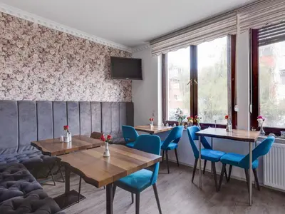 Ein Sitzbereich in der Unterkunft Apartment in Oberhausen near a Lake
