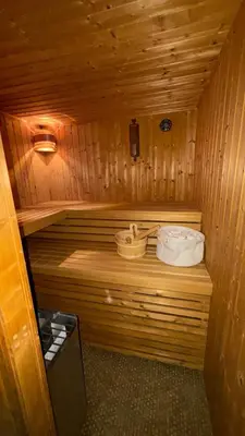 Ein Badezimmer in der Unterkunft Family-friendly oasis with sauna & terrace