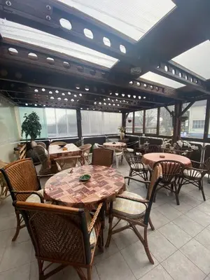 Ein Sitzbereich in der Unterkunft Hotel An der Lantert