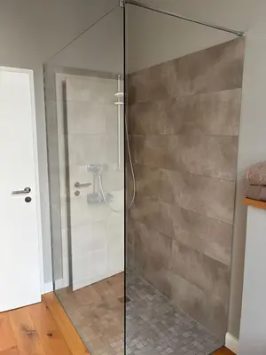 Ein Badezimmer in der Unterkunft Gästehaus LeLo 5