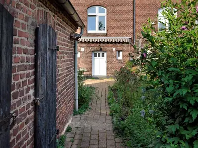 Ein Garten an der Unterkunft Design-Hideaway in Bochum - Das Zechenhaus