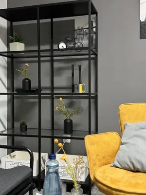 Ein Sitzbereich in der Unterkunft Großes Loft in Duisburg direkt an der U79, nähe Hauptbahnhof