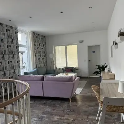 Großes Loft in Duisburg direkt an der U79