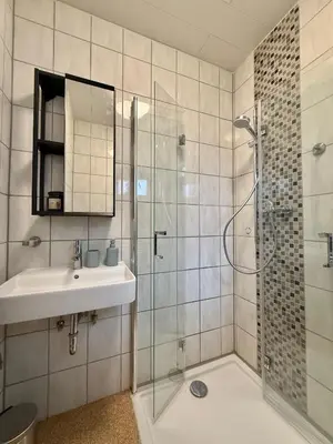 Ein Badezimmer in der Unterkunft PURAVIDA Moderne, gemütliche 2-Zimmer-Wohlfühloase zentral in Oberhausen