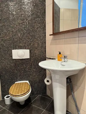 Ein Badezimmer in der Unterkunft Themenzimmer Pusteblume Nähe Hauptbahnhof
