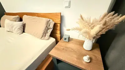 Ein Bett oder Betten in einem Zimmer der Unterkunft King Bed - Full Kitchen - Balcony
