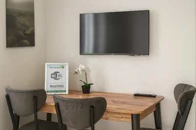 TV/Unterhaltungsangebot in der Unterkunft Livemore24 - Space in Herten 24-7 Check-in WIFI