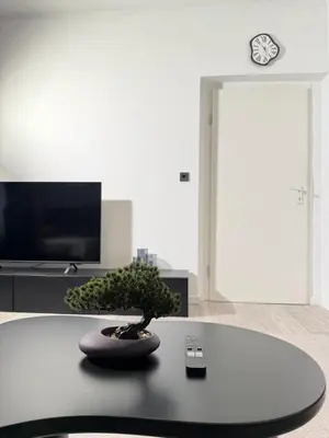 TV/Unterhaltungsangebot in der Unterkunft Moderne City-Studio Suite nähe Köln & Düsseldorf