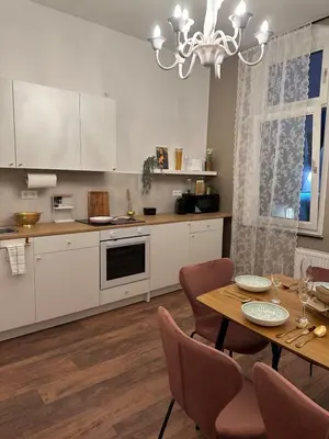 Küche/Küchenzeile in der Unterkunft Modernes Apartment mit Altbau Flair nähe Messe Düsseldorf