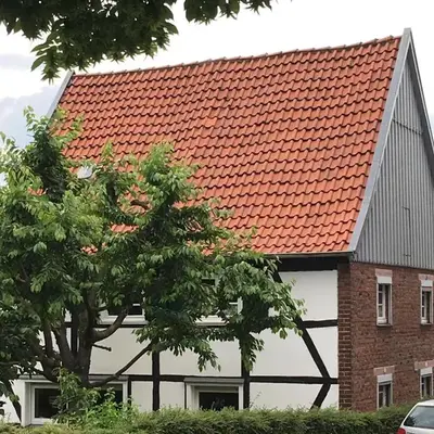 Fachwerkhaus mit Garten nah an Stadt und Natur