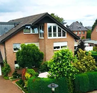 Ein Garten an der Unterkunft Top Ferienwohnung Raesfeld, Schlossnähe, zentral