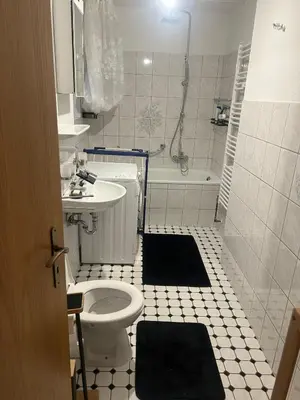 Ein Badezimmer in der Unterkunft Monteurzimmer Auras