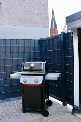Ein für Gäste verfügbarer Grill in der Ferienwohnung