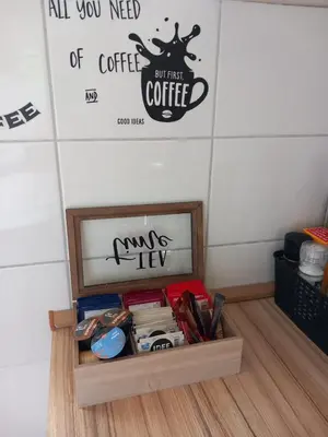 Kaffee-/Teezubehör in der Unterkunft City Apartment 3 #Netflix &Wlan &Kaffee Maschine & Zentral & 500m Innenhafen & 2 min U Bahn