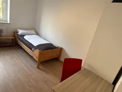 Ein Bett oder Betten in einem Zimmer der Unterkunft City Apartment 3 #Netflix &Wlan &Kaffee Maschine & Zentral & 500m Innenhafen & 2 min U Bahn