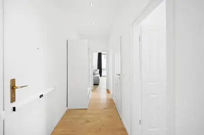 Grundriss der Unterkunft Modern Apartment by Stadtwald, 10 Min to Messe