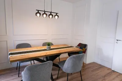 Grundriss der Unterkunft Deluxe House mit Terrasse & Garten - Komfort & Raum