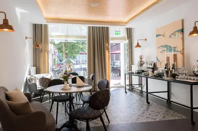 Ein Sitzbereich in der Unterkunft Hotel Am Fischmarkt