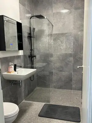 Ein Badezimmer in der Unterkunft Aura Apartment 2 Herne
