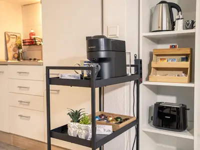 Küche/Küchenzeile in der Unterkunft FÜR 2, Küche, Kaffeemaschine, Smart TV