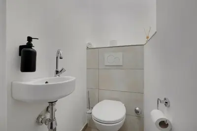 Ein Badezimmer in der Unterkunft Apartment 70QM Düsseldorf Küche Zentral