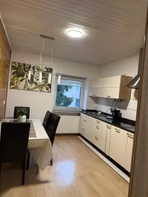 Küche/Küchenzeile in der Unterkunft Günstige, zentrale und schöne Wohnung in Wuppertal