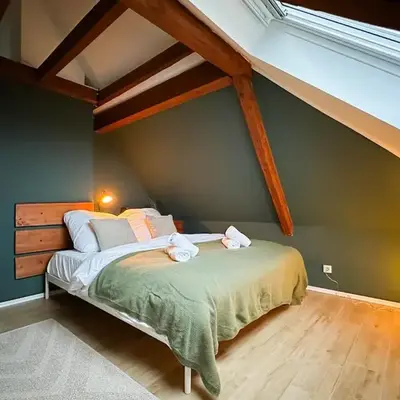 Modernes 2-Schlafzimmer City Apartment mit Arbeitsplatz