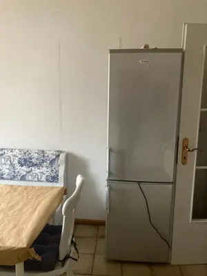 Grundriss der Unterkunft Geräumiges Apartment 90 m Zwei Schlafzimmer große Küche mit Essbereich Badewanne Waschmaschine Spülmaschine gesamte Unterkunft gehört Ihnen