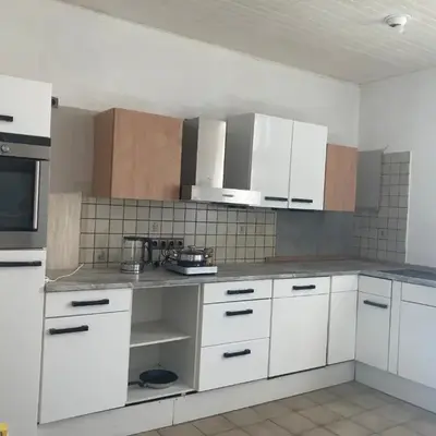 Geräumiges Apartment 90 m Zwei Schlafzimmer große Küche mit Essbereich Badewanne Waschmaschine Spülmaschine gesamte Unterkunft gehört Ihnen