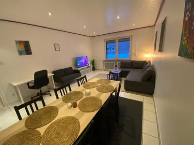 Ein Sitzbereich in der Unterkunft Kaiserviertel Gastromeile, City, Messe & Stadionnah