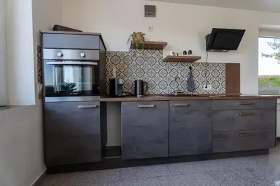 Küche/Küchenzeile in der Unterkunft Moderne Doppelhaushälfte mit Garten & Terrasse I Free Wifi I Free Parking