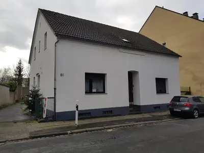 Das Gebäude in dem sich die Ferienwohnung befindet
