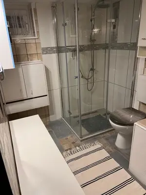 Ein Badezimmer in der Unterkunft Möbliertes Haus mit Garten im Herzen von Moers