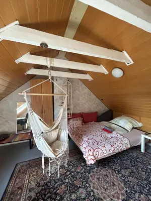 Ein Bett oder Betten in einem Zimmer der Unterkunft Möbliertes Haus mit Garten im Herzen von Moers