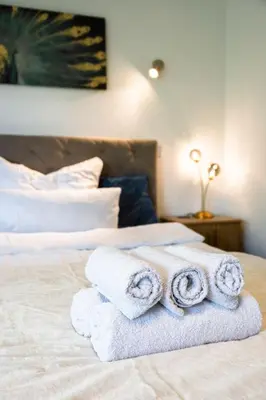 Ein Bett oder Betten in einem Zimmer der Unterkunft Quiet and central apartment