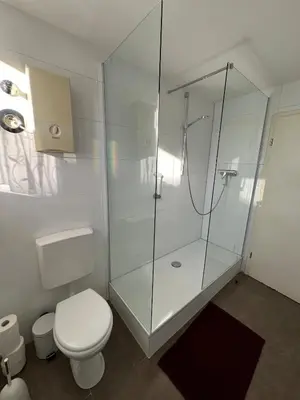 Ein Badezimmer in der Unterkunft Über dem Dörpken