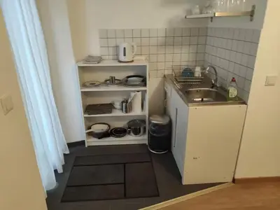 Küche/Küchenzeile in der Unterkunft Cozy Studio Apartment in Düsseldorf Altstadt