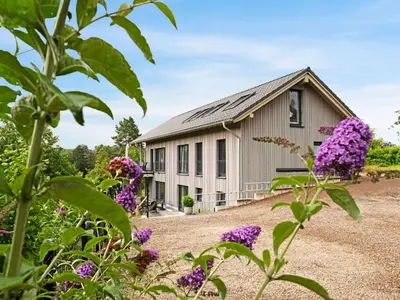 Ein Garten an der Unterkunft Apartment The Forest Retreat by Interhome