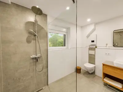 Ein Badezimmer in der Unterkunft Apartment The Forest Retreat by Interhome