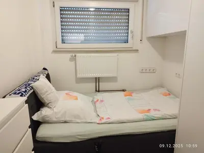 Ein Bett oder Betten in einem Zimmer der Unterkunft Möbliertes Apartment Gelsenkirchen Nord - neben BP