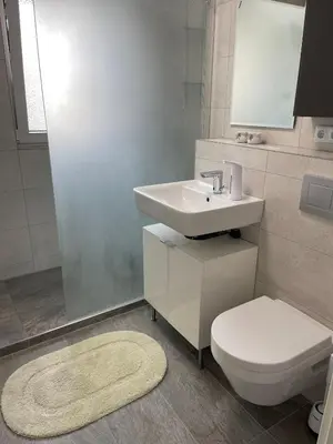 Ein Badezimmer in der Unterkunft 3-Zimmer Wohnung - 4 OG