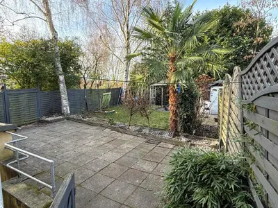 Ein Garten an der Unterkunft Monteur und Ferienhaus Herne Zentrum WLAN, Küche und Parkplatz