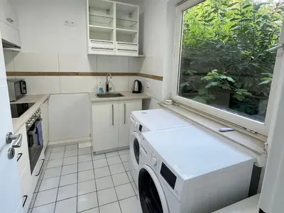 Küche/Küchenzeile in der Unterkunft Voll ausgestattetes Apartment in Essen