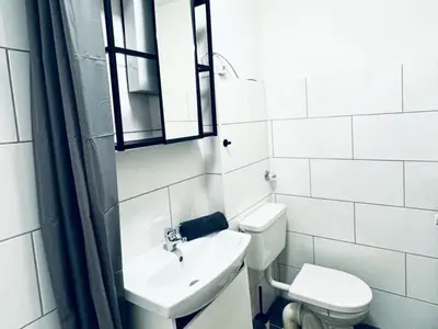 Ein Badezimmer in der Unterkunft SAP08- Fitter's apartment in Solingen