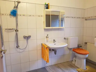 Ein Badezimmer in der Unterkunft Omas Stübchen - Monteurwohnung auf dem Land