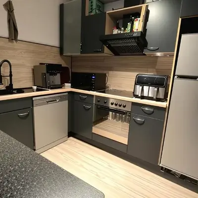Modern Priv-Room -Gym-Balcony- Ideal for Work&Rest