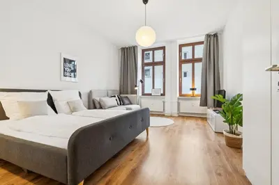 Ein Bett oder Betten in einem Zimmer der Unterkunft Altbau Traum nah an Ddorf& Köln